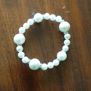 Stretch Pearl & Silver Bracelet